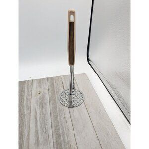 Vintage Potato Vegetable Masher Faux wood Handle Utensil 9 3/4" Japan